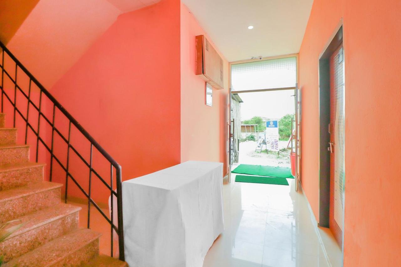 Hotel O Bhardwaj Guest House Garhi Harsaru Exterior foto