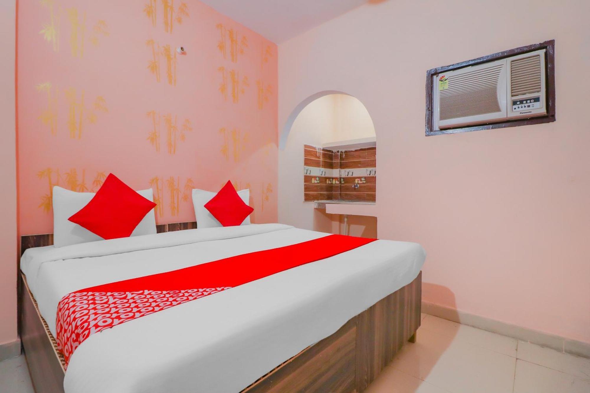 Hotel O Bhardwaj Guest House Garhi Harsaru Exterior foto