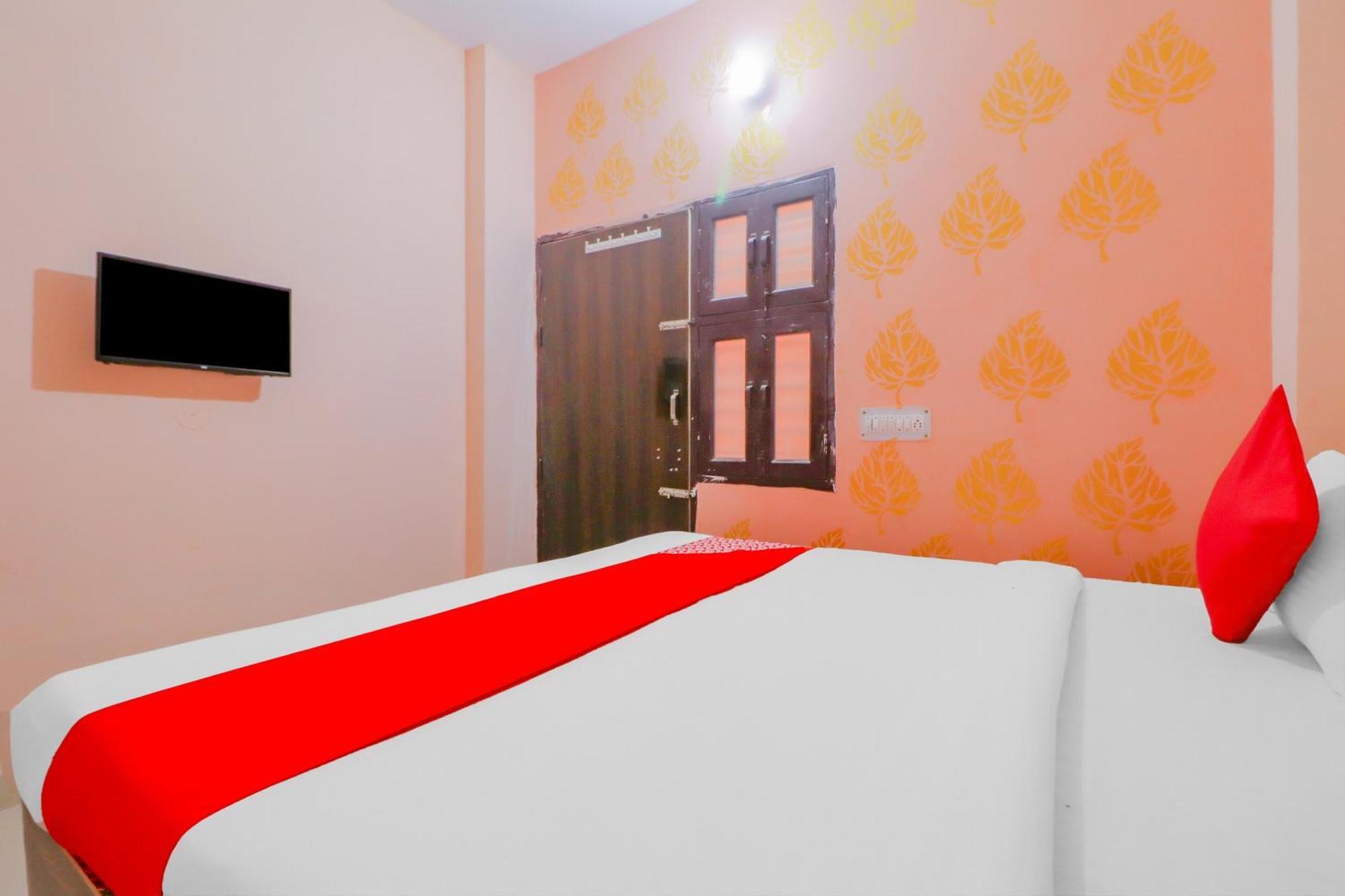 Hotel O Bhardwaj Guest House Garhi Harsaru Exterior foto