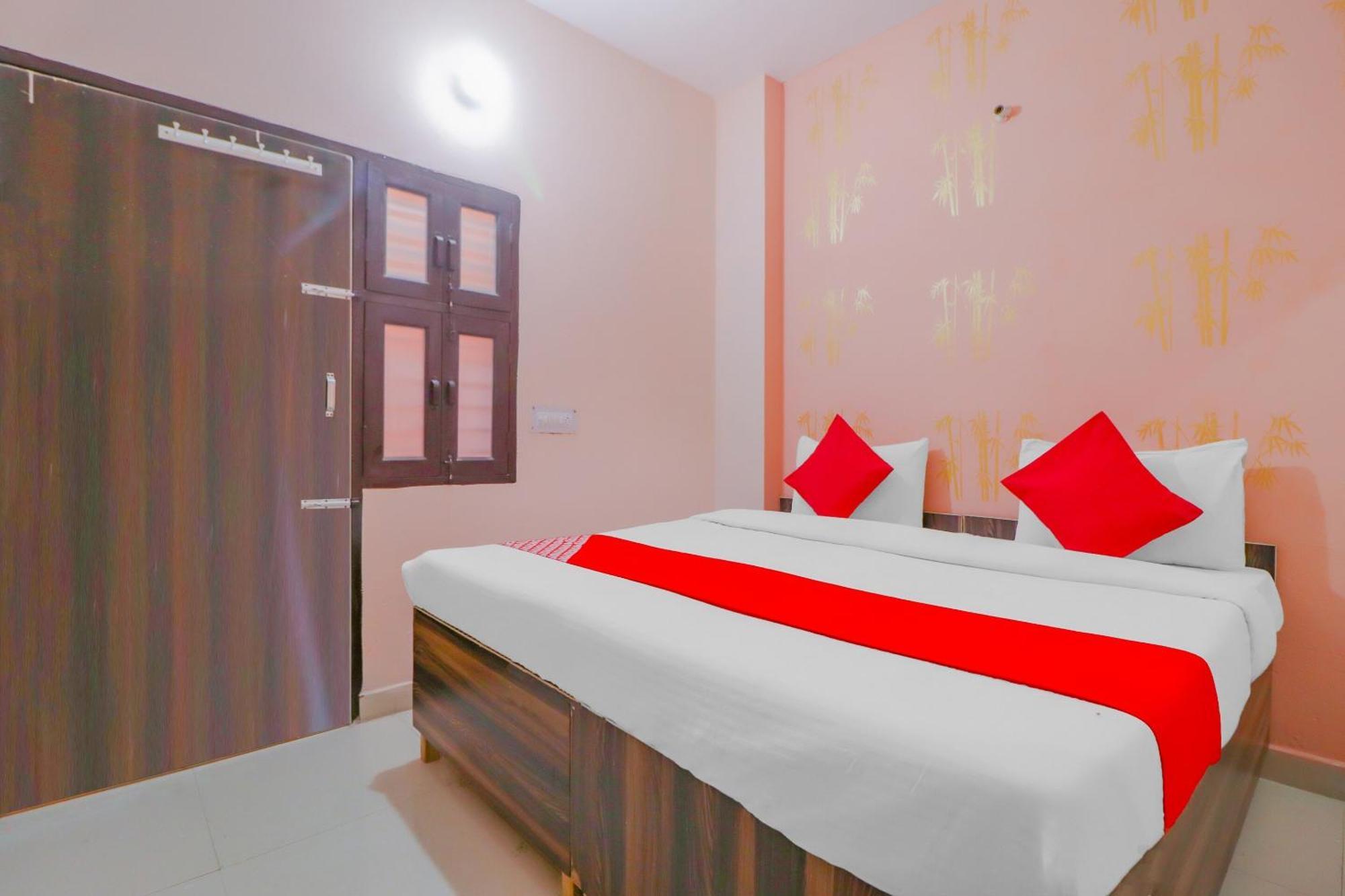 Hotel O Bhardwaj Guest House Garhi Harsaru Exterior foto